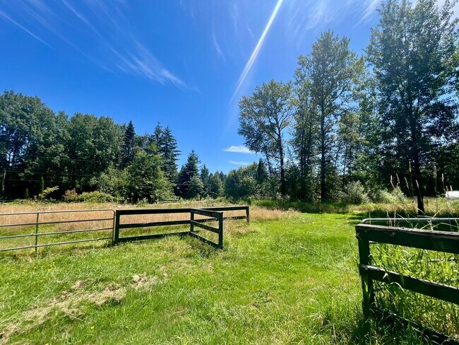 Building Photo - PENDING APPLICAITON; 3+ BD on 2 Acres - Barn Included