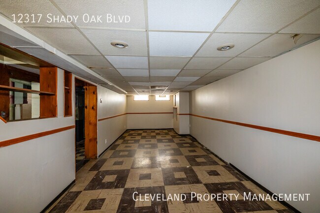 Building Photo - Updated Garfield Hts Bungalow