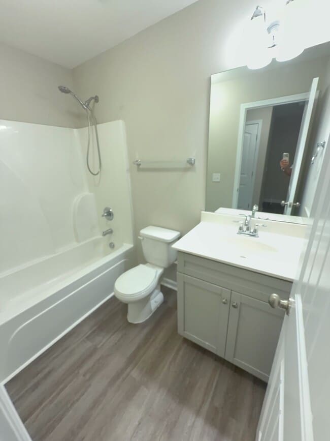 Building Photo - 650 Pippin Dr
