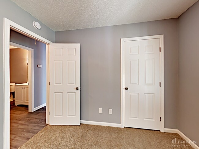 Building Photo - 133 Riverwalk Ct