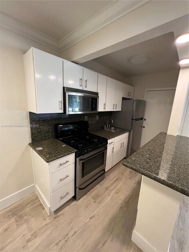 Building Photo - 6330 SW 79th St