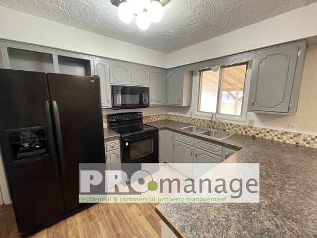 Building Photo - 2 Bed, 1 Bath Single Family Home w/ 1 Car Garage - Idaho Falls