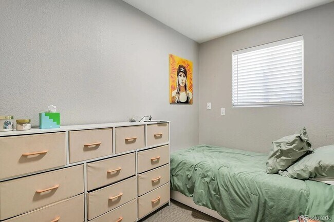 Building Photo - 4 Bedroom Single Family Home in Denver