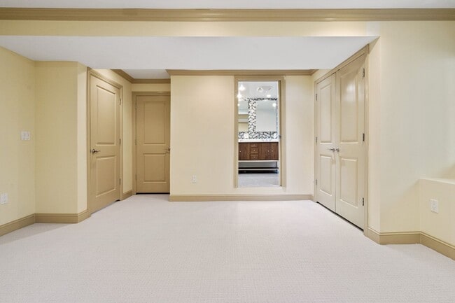 Building Photo - Heart of Hayes Valley - Updated 3 Bed, 2 B...