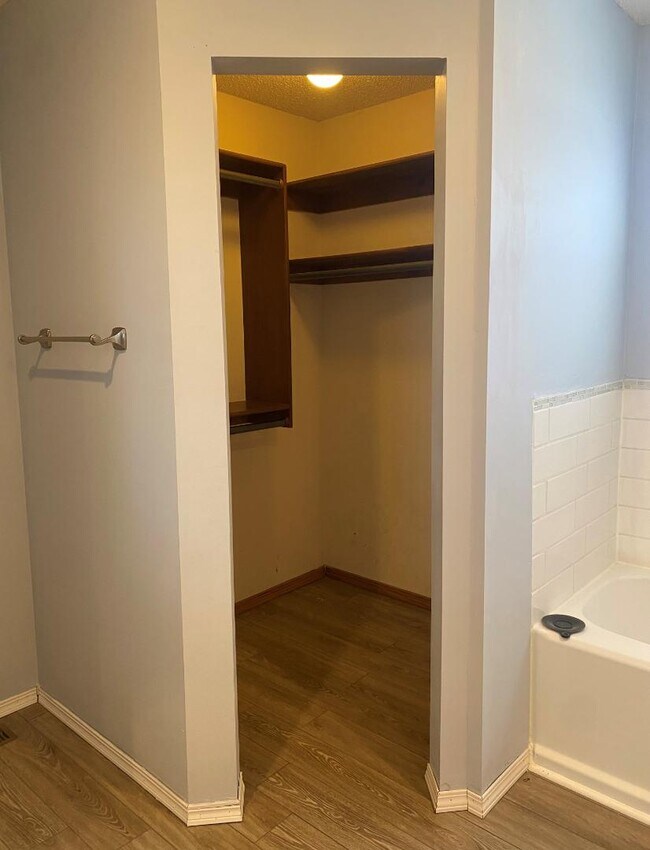 Building Photo - 4811 E Willow Point Ct