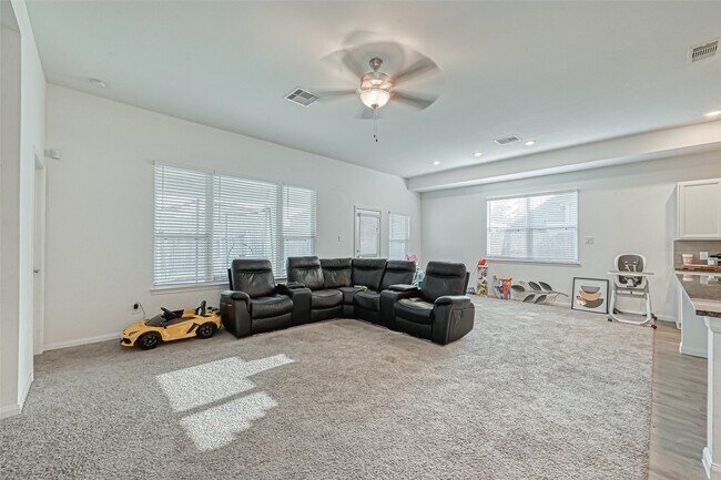 Building Photo - 9435 Klein Ln