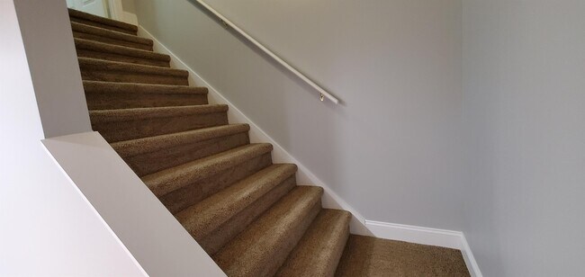 Building Photo - 172 Beth Ln