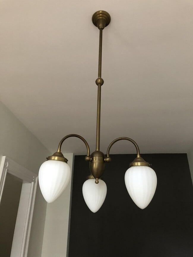 Building Photo - 322 Spring St