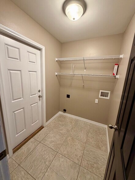 Building Photo - 500 Baywood Ct