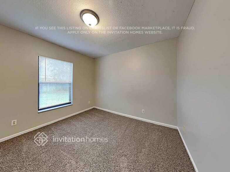 Building Photo - 696 Blueberry Dr