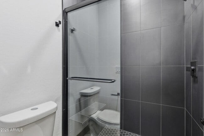 Building Photo - 2813 Trumbull Rd