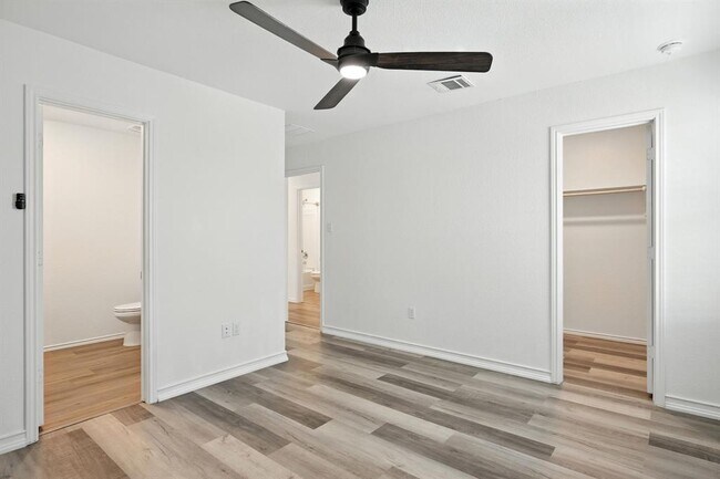 Building Photo - 1113 Cattail Ln