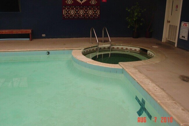 Building Photo - Great location off Leetsdale/Parker and Fl...