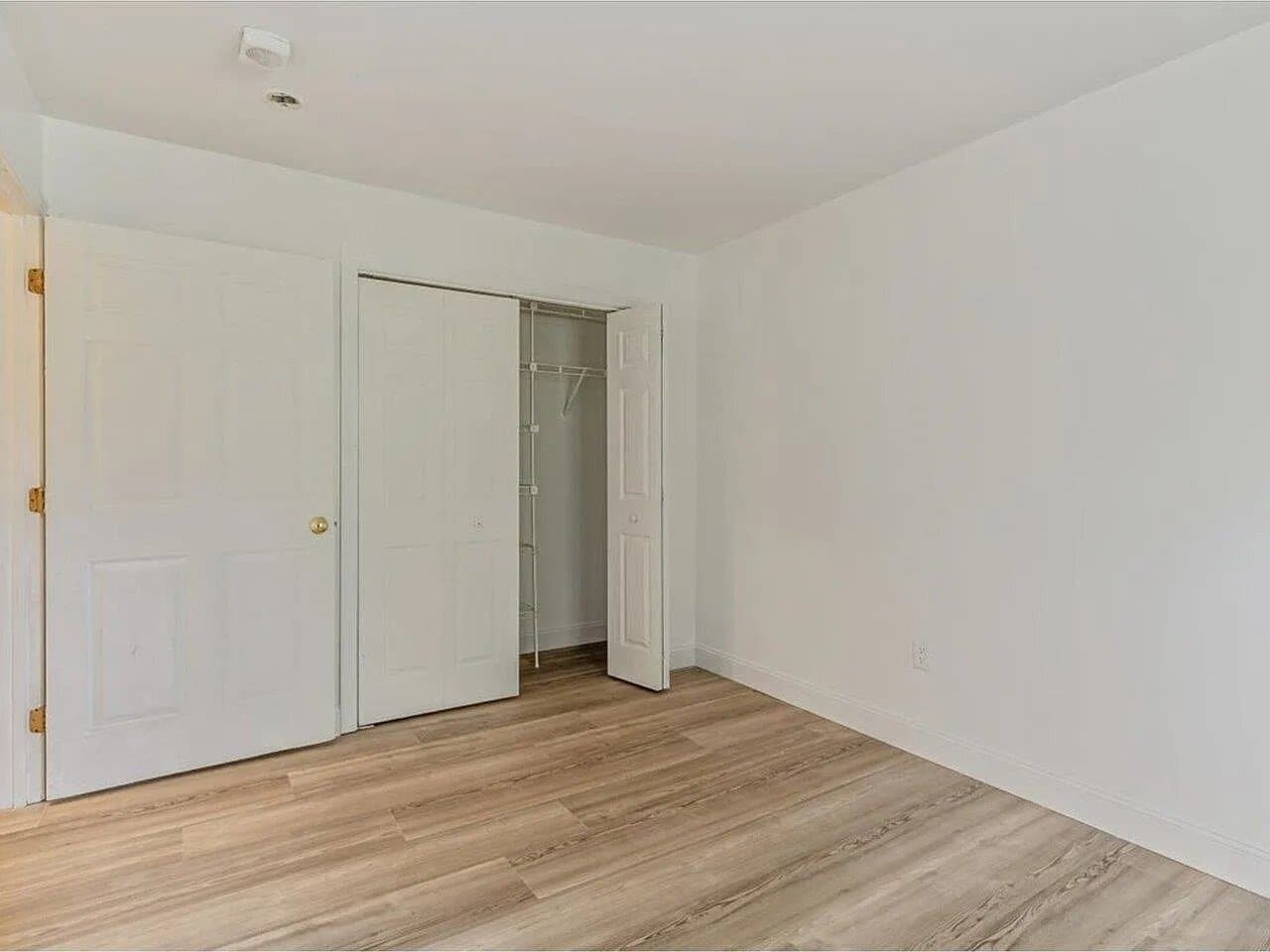 Building Photo - 301 Hildred Dr
