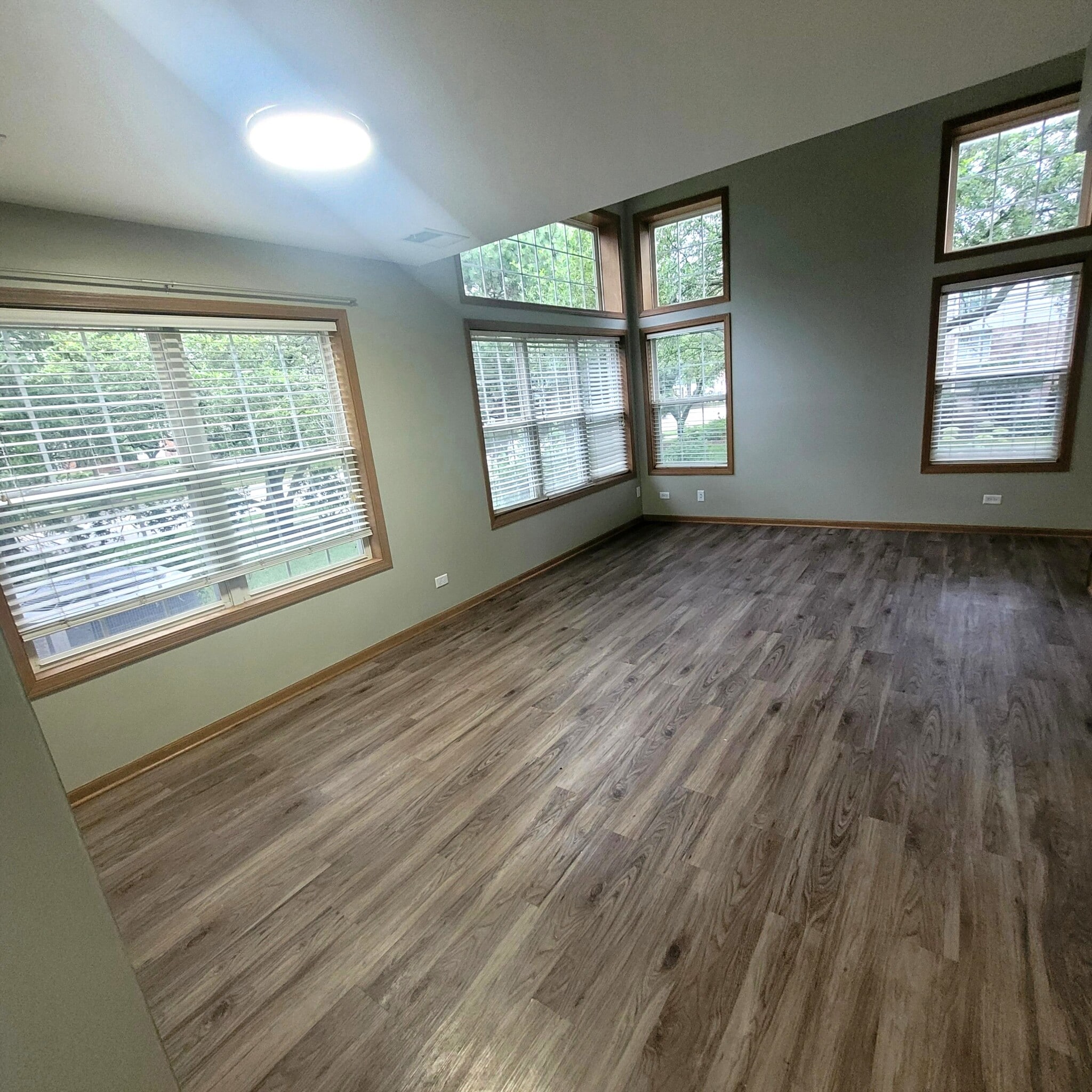 Building Photo - 156 Castlewood Ct