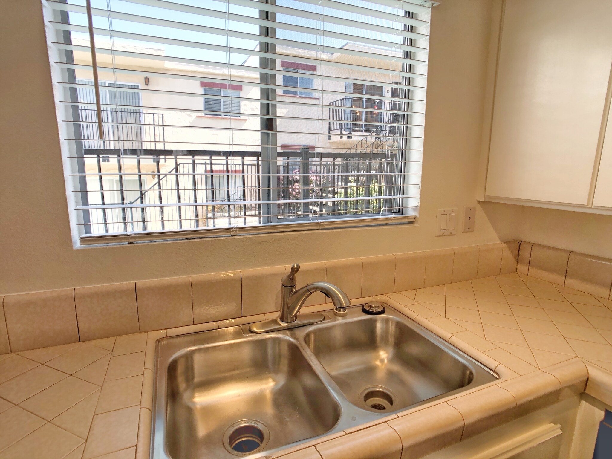 Building Photo - 3966 Cleveland Ave