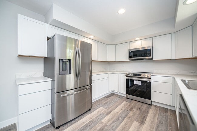Building Photo - GEORGETOWN Duplex - SW Columbia – 3 Bed, 3...