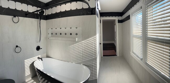 Building Photo - 72 Delaware Ave