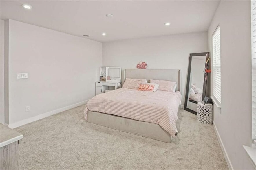 Building Photo - 305 Meuse Ln