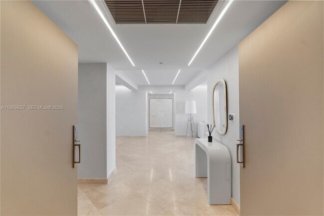 Building Photo - 18911 Collins Ave