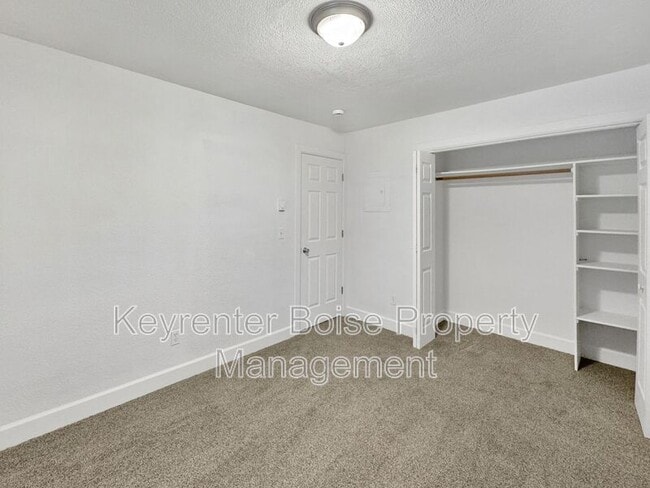 Building Photo - 7066 W Colehaven Ln