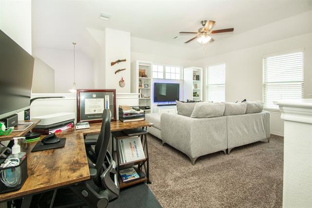 Building Photo - 2168 Miramar Dr