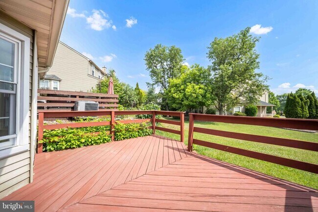 Building Photo - 115 Mulberry Dr