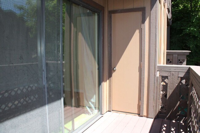 Building Photo - 507 Chabre Ct