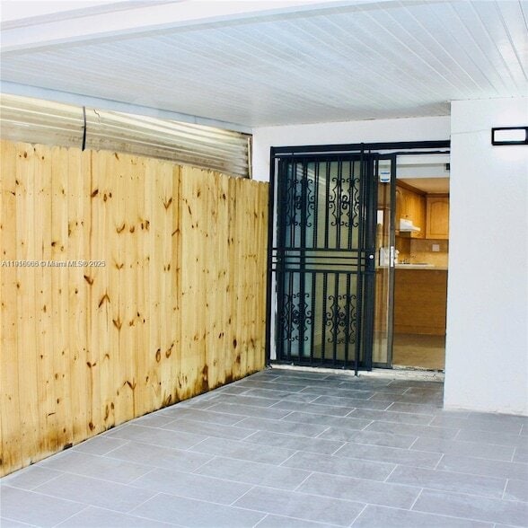 Building Photo - 2079 W 54th Terrace