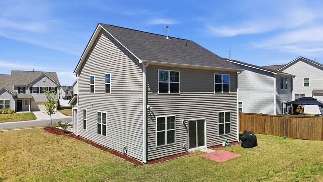 Building Photo - 450 Hawksbill Dr