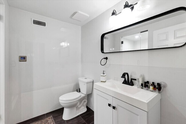 Building Photo - 4206 Royal Fox Dr