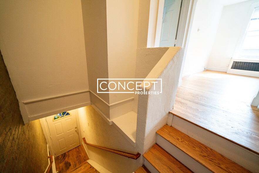 Building Photo - 38 Newton St