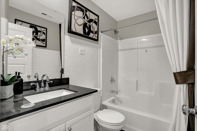 Building Photo - 16913 Sherwin Ct