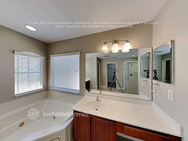 Building Photo - 708 Spruce Pine Ln