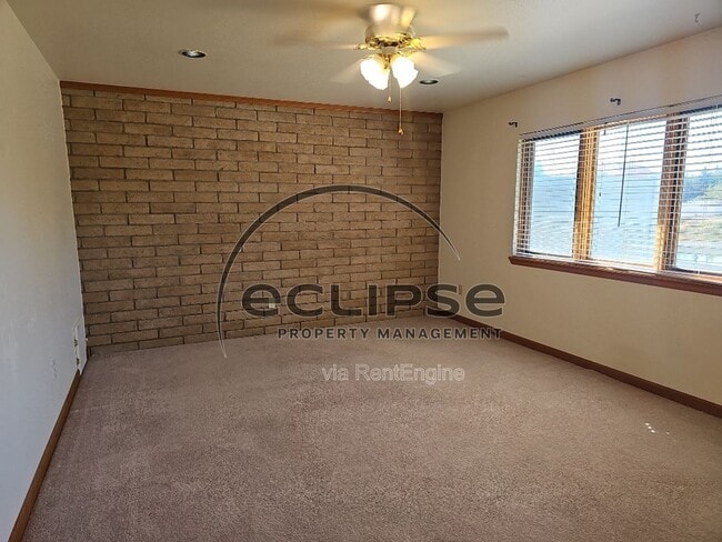 Building Photo - 15 Sunnybrook Pl