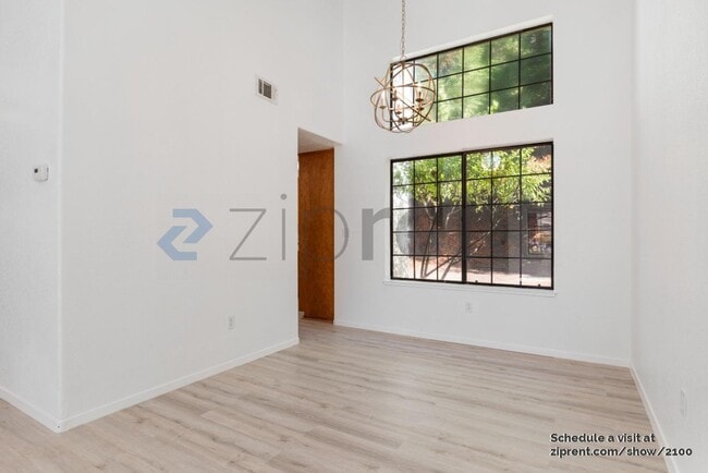Building Photo - 5429 Cabrillo Sur