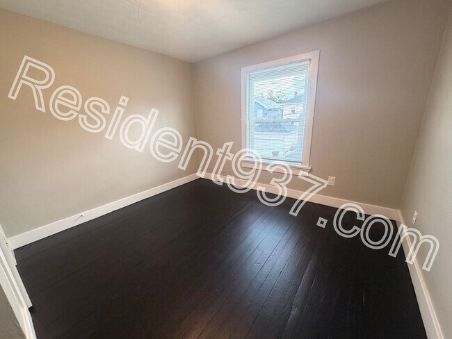 Building Photo - 422 Santa Cruz Ave