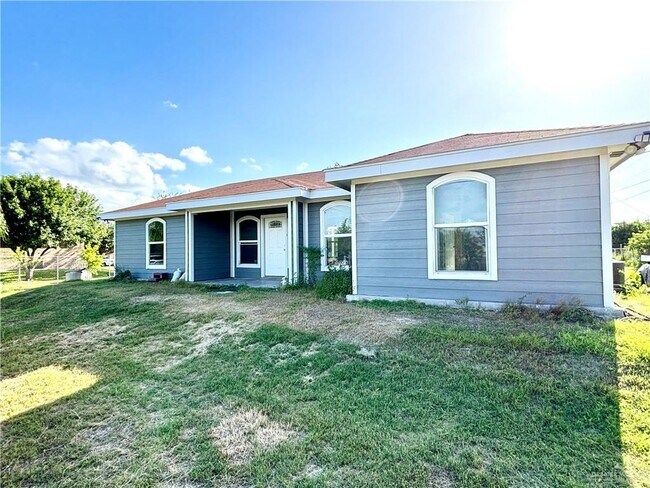 Primary Photo - 4 1/2 Western Dr
