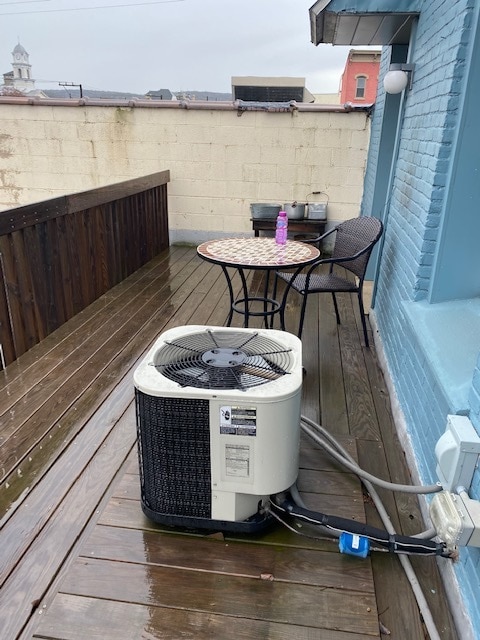 Building Photo - 494 Mill St