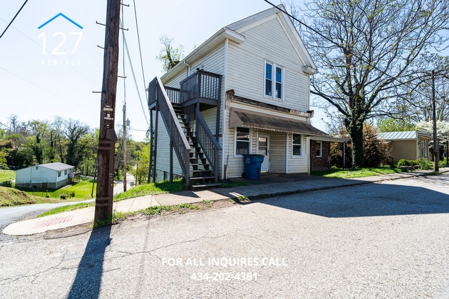 Building Photo - Charming Renovated 1-Bedroom Apartment in ...