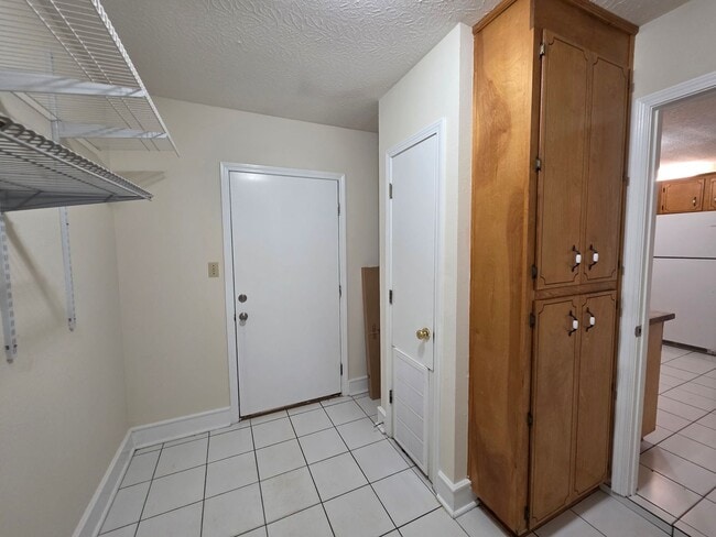 Building Photo - 916 Rentz Ave