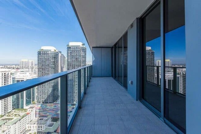 Building Photo - 1000 Brickell Plaza