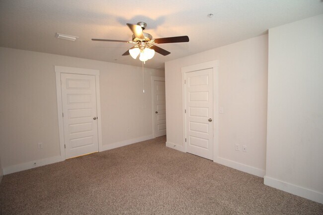 Building Photo - Don’t Miss This 3BR Townhome in North Pensacola — Garage, Modern Finishes, Community Pool & Easy ...