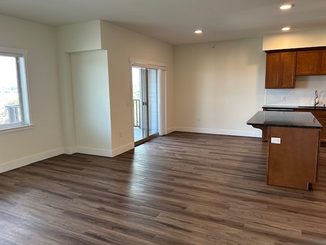 Building Photo - 700 N State St