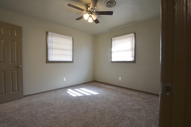 Building Photo - 4940 7th St