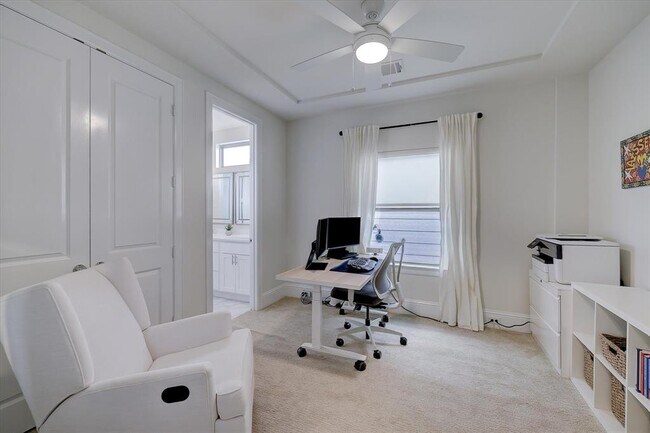 Building Photo - 3837 Brinkman St