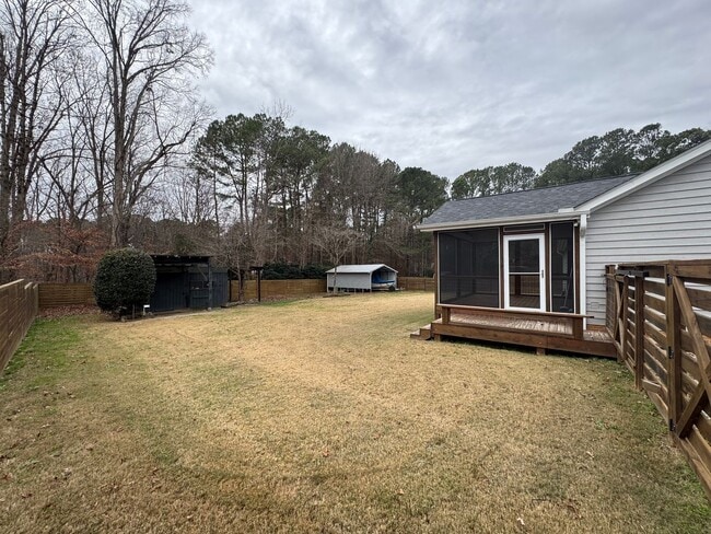 Building Photo - Cozy Home with Upgraded Finishes