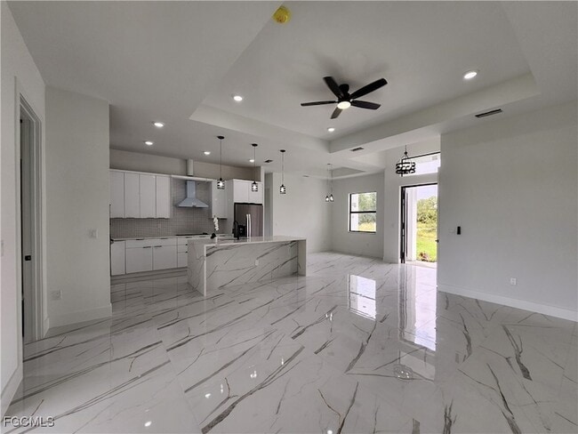 Building Photo - 3302 E 18th St