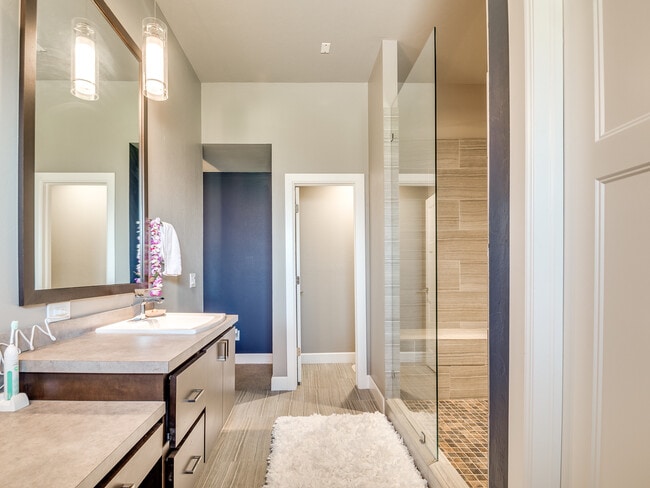 Building Photo - Modern 3 Bedroom with  Lofted Office - All...