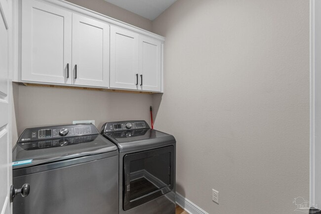 Building Photo - 8553 Sonnyboy Ln